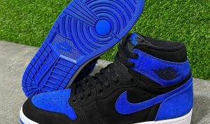 Blue outdoor rocker for the perfect patio experience Blue outdoor rocker for the perfect patio experience