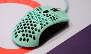 Finalmouse UltralightX Testing the Carbon Fiber Chassis Weight and Speed