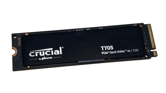 Crucial T705 Gen5 NVMe SSD Reviewing the Worlds Fastest 14,500MB/s Storage